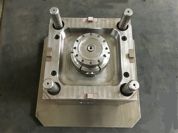 plastic injection mold